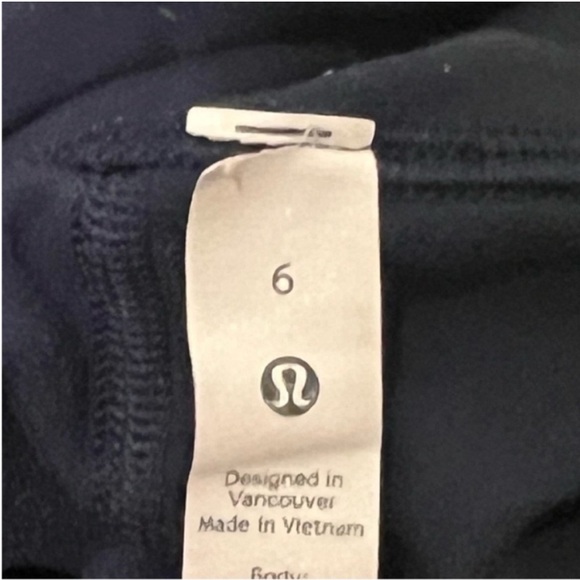 Lululemon Align High-Rise Pant Leggings in Navy
Size 6 - Picture 6 of 8